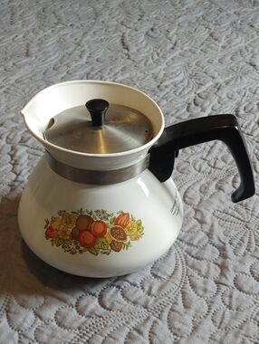 Corningware Spice Of Life Tea Pot -Canadian (ml)